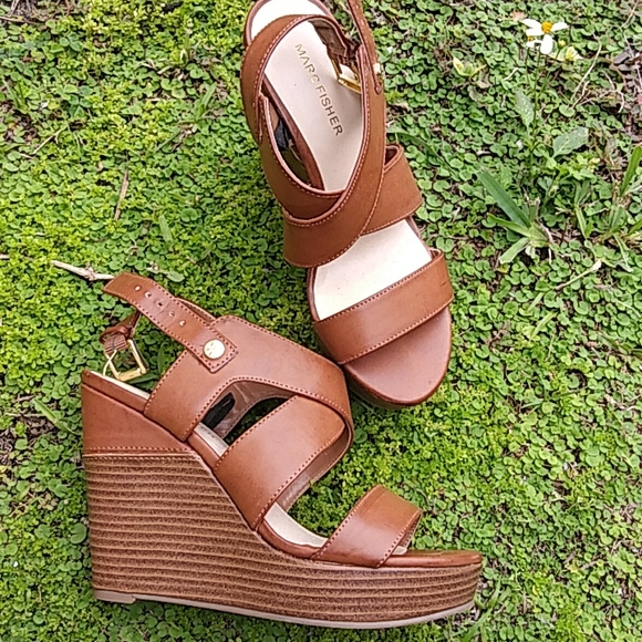 Marc Fisher Shoes - Marc Fisher wedge.6/ 1/2